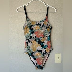 Hurley UPF 50 Spandex Tropical One Piece Floral Swimsuit Summer Beach Cruise